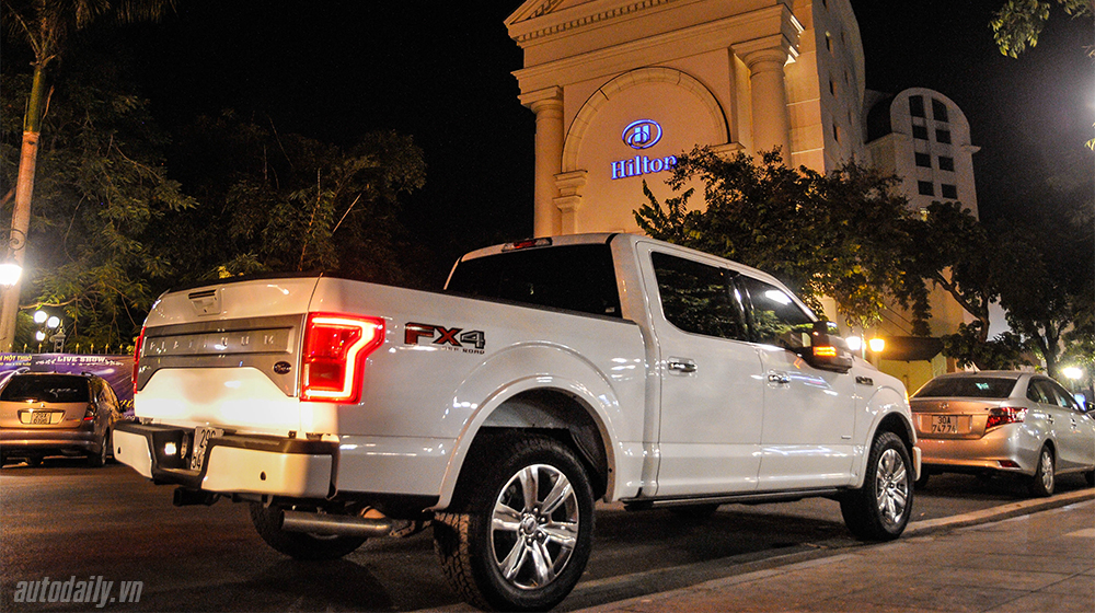 Ảnh chi tiết Ford F-150 2015 trong đêm thu Hà Nội Ford F-150 2015 16 copy.jpg