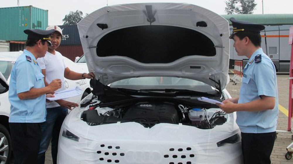 Phí đăng ký ôtô tăng cao, dân Sài Gòn “méo mặt”? img_4286.jpg