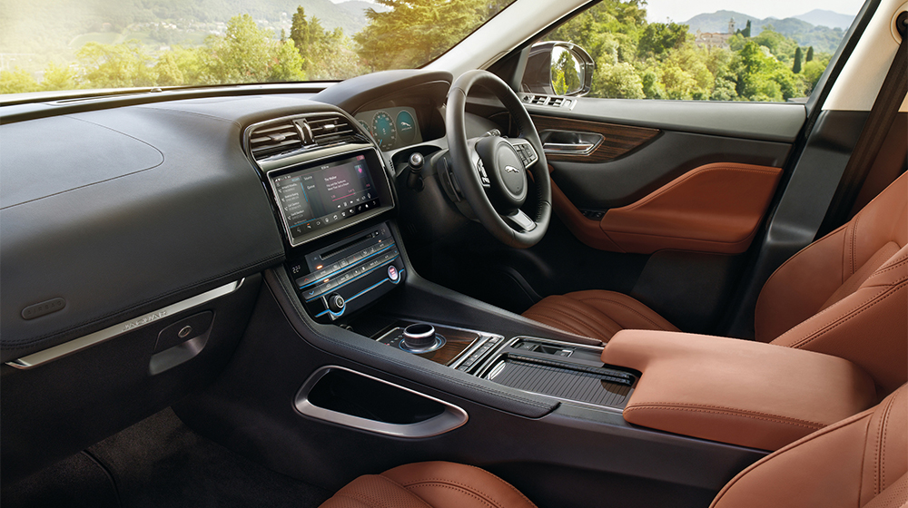 Crossover nhà Jaguar ra mắt siêu ấn tượng tại Frankfurt jaguar-f-pace-interior-32-1 copy.jpg