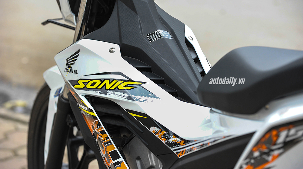 Ảnh chi tiết Honda Sonic 150R tại Hà Nội Honda Honda Sonic (16).jpg