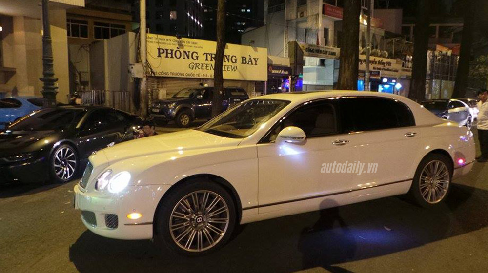 Dàn xe trăm tỷ lung linh dưới ánh đèn đêm Sài Gòn Dàn xe trăm tỷ (9).jpg
