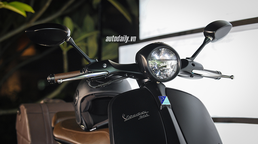 Ảnh chi tiết siêu phẩm Vespa 946 Emporio Armani Vespa_946_EA (2).jpg
