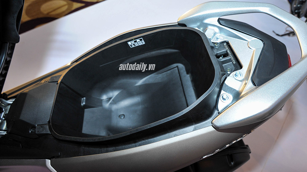 Chi tiết xe tay ga Yamaha NM-X 150 vừa 