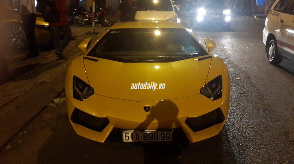 Dàn xe trăm tỷ lung linh dưới ánh đèn đêm Sài Gòn dàn xe trăm tỷ (34).jpg