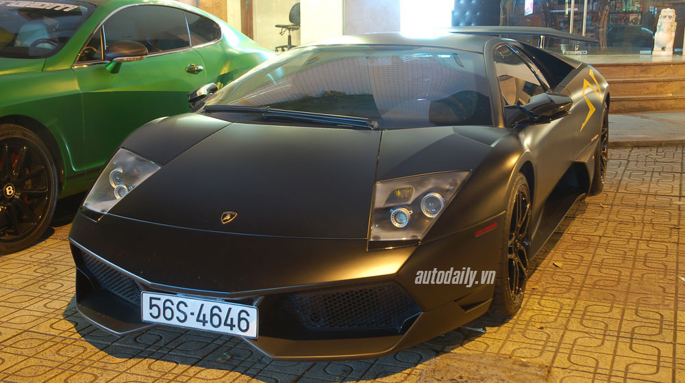 Dàn xe trăm tỷ lung linh dưới ánh đèn đêm Sài Gòn sieu-xe-sai-gon (10).jpg