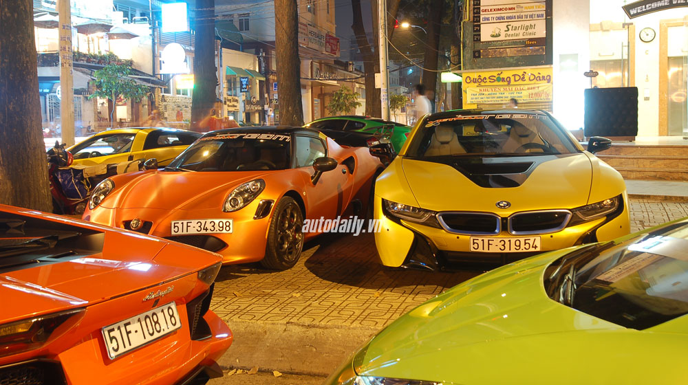 Dàn xe trăm tỷ lung linh dưới ánh đèn đêm Sài Gòn sieu-xe-sai-gon (4)-1.jpg