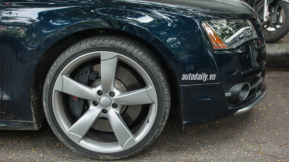 Ảnh chi tiết Audi S8 2013 tại Hà Nội Audi-S8-2013-(19).jpg