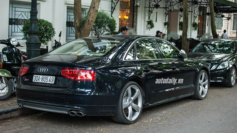 Ảnh chi tiết Audi S8 2013 tại Hà Nội Audi-S8-2013-(9).jpg