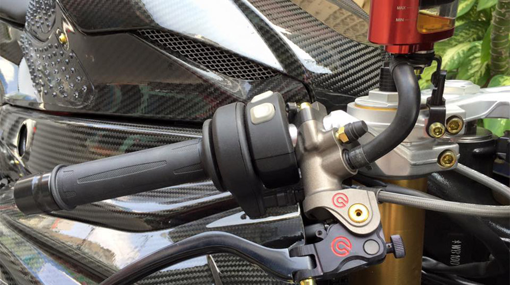 Ngắm siêu môtô BMW S1000RR độ khủng nhất Việt Nam BMW S1000 độ khủng autodaily (7).jpg