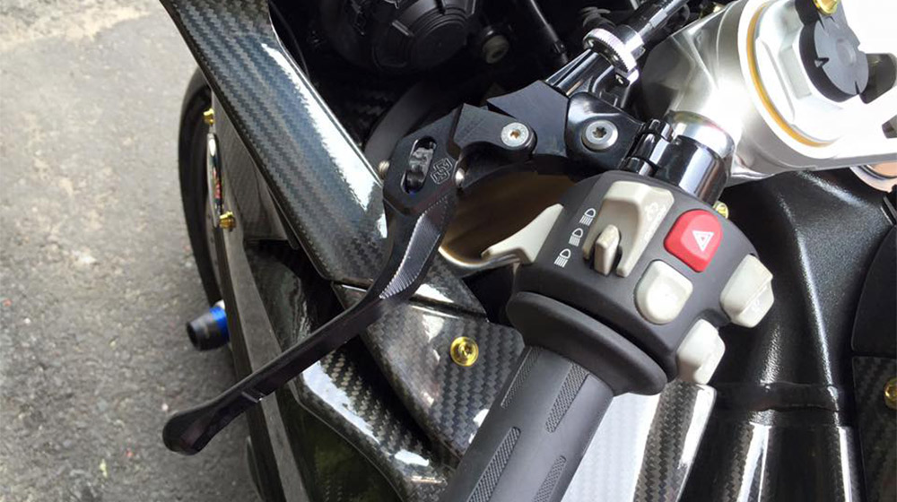 Ngắm siêu môtô BMW S1000RR độ khủng nhất Việt Nam BMW S1000 độ khủng autodaily (8).jpg