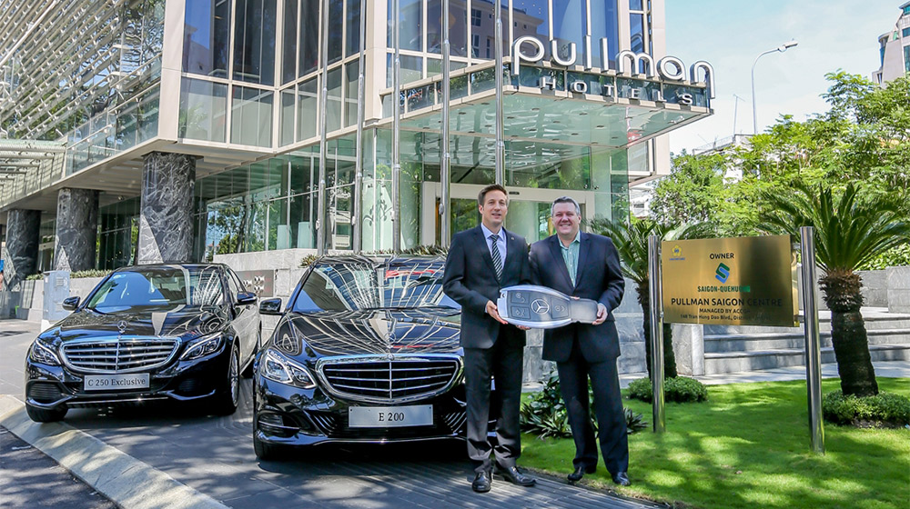 Mercedes-Benz bàn giao xe sang cho khách sạn 5 sao tại Sài Gòn Mercedes VN (3).jpg