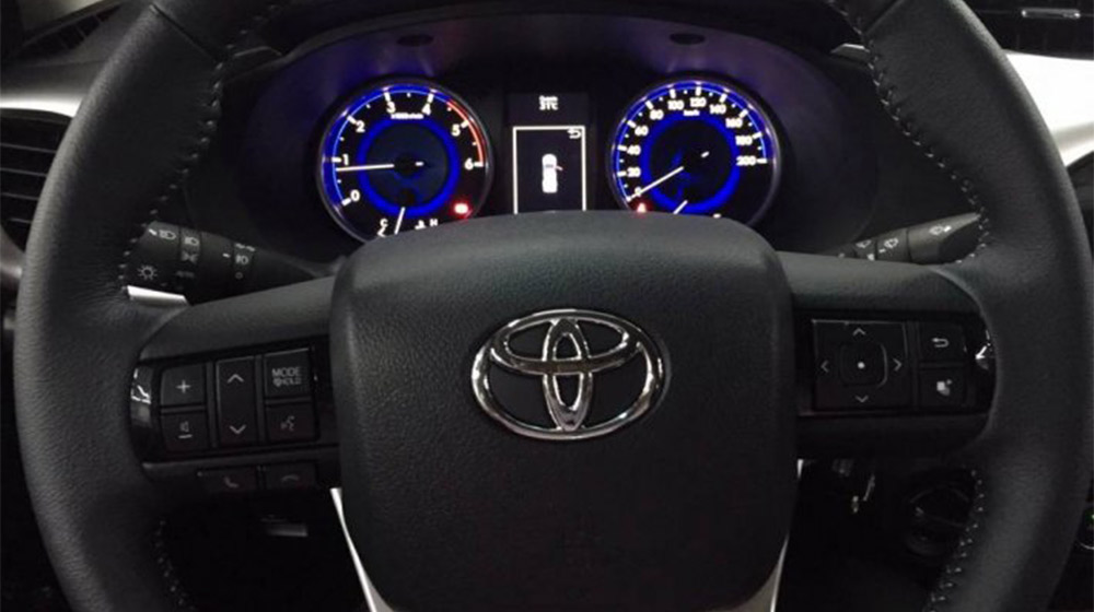 Ảnh chi tiết Toyota Hilux 2016 tại Việt Nam Toyota Hilux (11).jpg