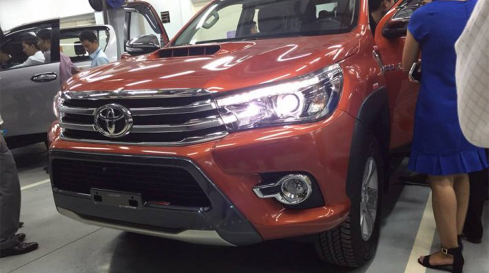Ảnh chi tiết Toyota Hilux 2016 tại Việt Nam Toyota Hilux (5).jpg