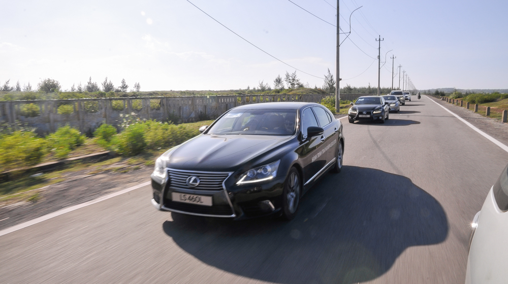 Lexus Caravan 2015, ngày 3: Trải nghiệm “Boeing mặt đất” LS 460L lexus-caravan-2015-day3 (9).jpg