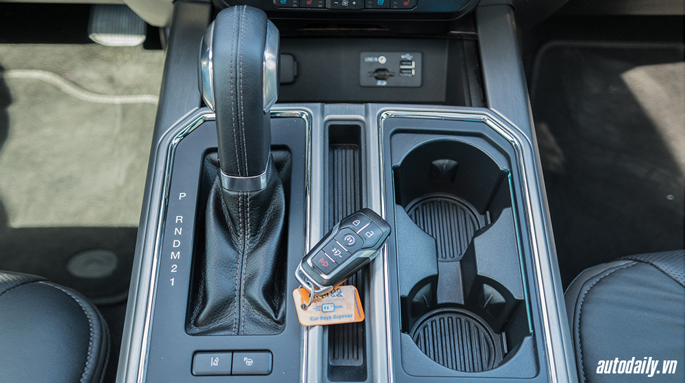Chiêm ngưỡng Ford F-150 Platinum thứ 2 về Việt Nam Ford_F-150_autodaily (10).jpg