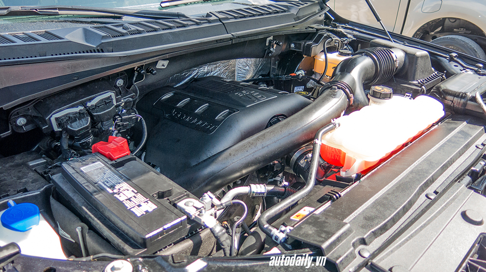 Chiêm ngưỡng Ford F-150 Platinum thứ 2 về Việt Nam Ford_F-150_autodaily (17).jpg