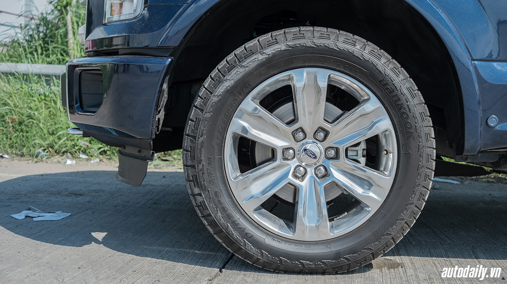 Chiêm ngưỡng Ford F-150 Platinum thứ 2 về Việt Nam Ford_F-150_autodaily (4).jpg