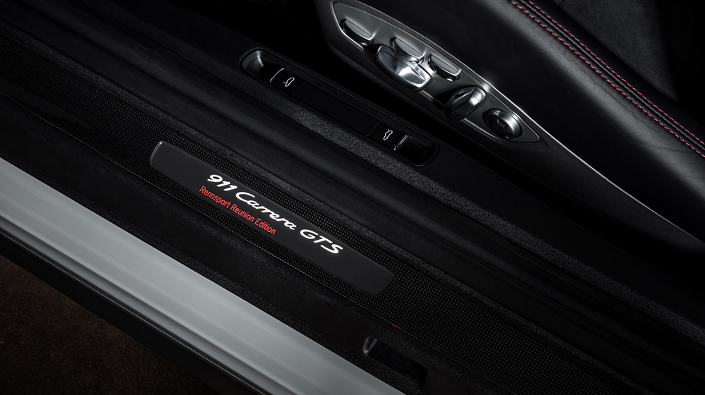 Porsche giới thiệu 911 Carrera GTS Rennsport Reunion Edition Porsche_911_Carrera_Edition (4).jpg