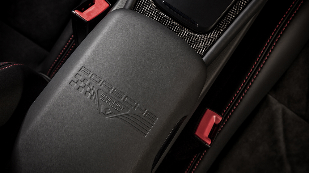 Porsche giới thiệu 911 Carrera GTS Rennsport Reunion Edition Porsche_911_Carrera_Edition (5).jpg