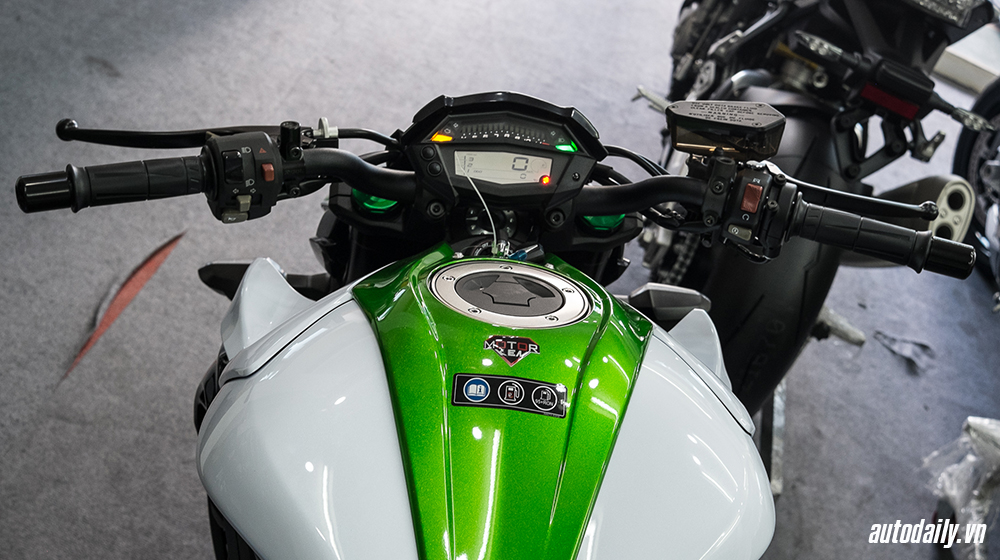Kawasaki Z1000 2016 giá gần 400 triệu tại Việt Nam Kawasaki_Z1000_2016 (6).jpg