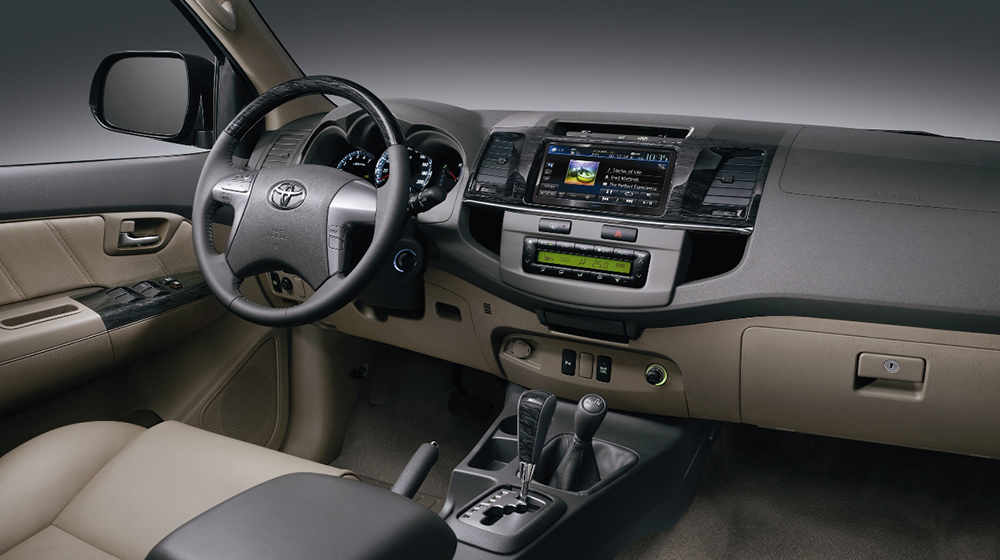 Toyota giới thiệu Fortuner TRD Sportivo 2015 tại Việt Nam Toyota_Fortuner_TRD_Sportivo (5).jpg