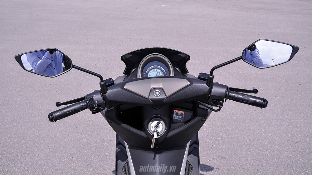 Đánh giá Yamaha NM-X: Scooter cho đàn ông đích thực Yamaha NM-X (32).jpg