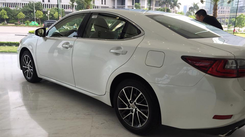 Lexus ES 2016 chính hãng đầu tiên về Việt Nam Lexus ES350 (3).jpg