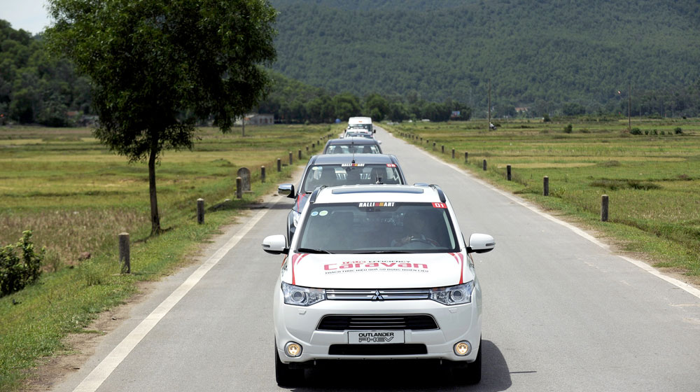 Trải nghiệm Outlander PHEV - ôtô tiêu thụ nhiên liệu ít hơn cả xe máy Mitsubishi-Caravan---Autodaily7-(3).jpg