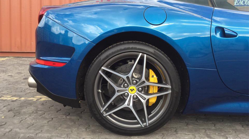 Ảnh chi tiết siêu xe Ferrari California T tại Việt Nam Ferrari California T (1).jpg