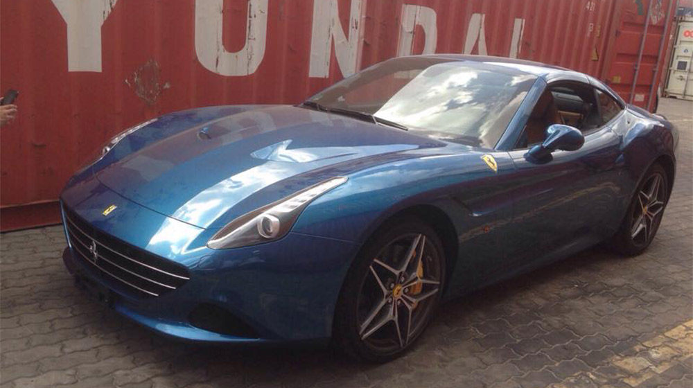 Ảnh chi tiết siêu xe Ferrari California T tại Việt Nam Ferrari California T (11).jpg