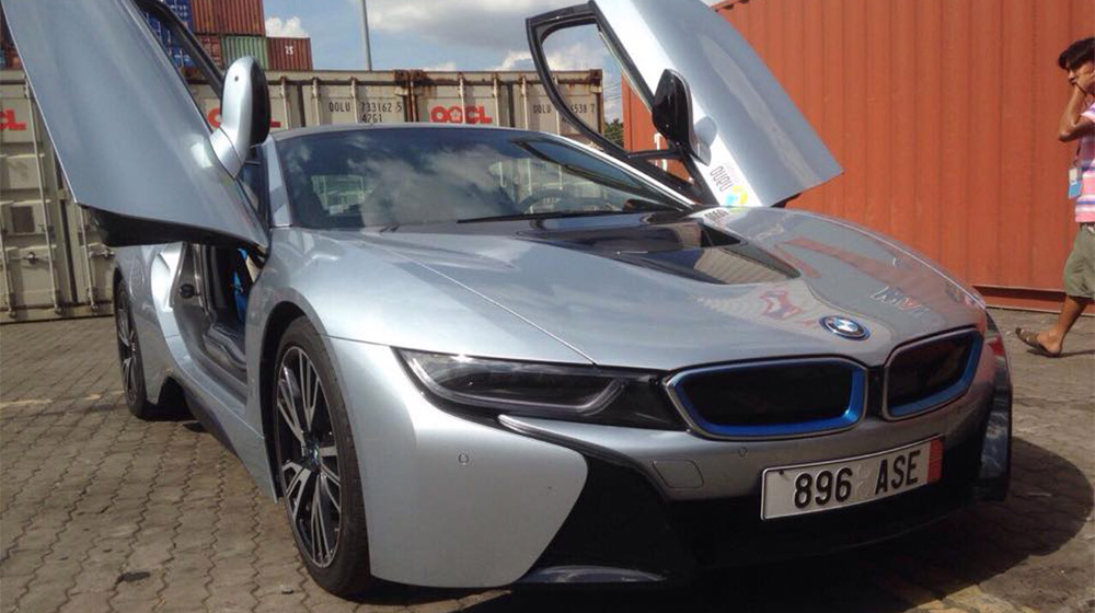 Ảnh chi tiết siêu xe Ferrari California T tại Việt Nam Ferrari California T (12).jpg