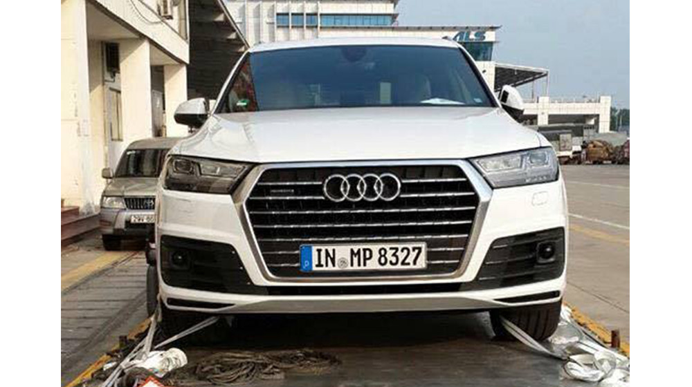 Hàng “hot” Audi Q7 2016 đầu tiên về Việt Nam audi Q7 2016 (1).jpg