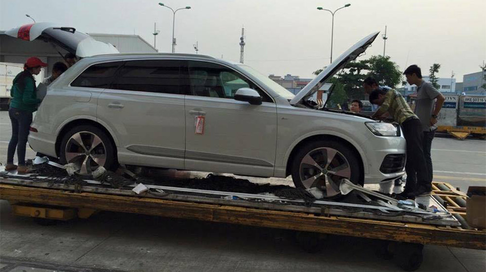 Hàng “hot” Audi Q7 2016 đầu tiên về Việt Nam audi Q7 2016 (2).jpg