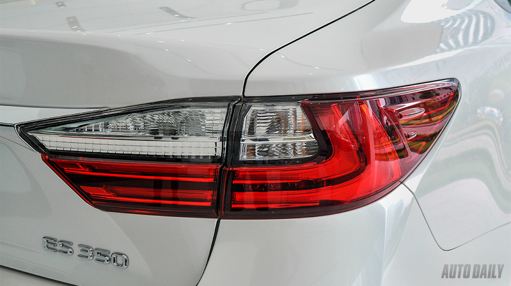 Cận cảnh Lexus ES 2016 đầu tiên về Việt Nam Lexus ES 2016 (11).jpg