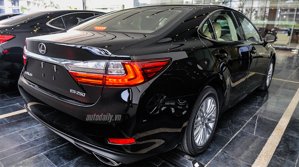 Cận cảnh Lexus ES 2016 đầu tiên về Việt Nam Lexus ES 2016 (28).jpg