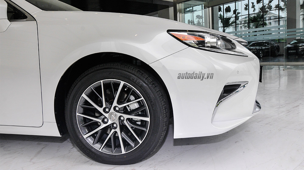 Cận cảnh Lexus ES 2016 đầu tiên về Việt Nam Lexus ES 2016 (8).jpg