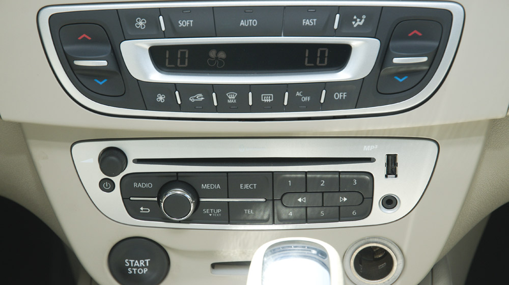 Đánh giá Renault Megane Hatchback 2015: Lựa chọn không tồi Renault Megane Hatchback_03.jpg