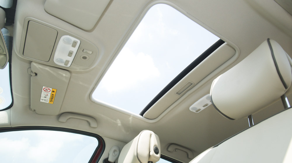 Đánh giá Renault Megane Hatchback 2015: Lựa chọn không tồi Renault Megane Hatchback_16.jpg