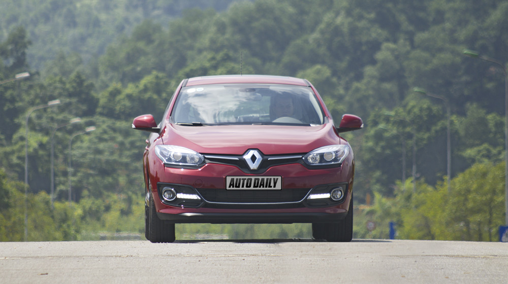 Đánh giá Renault Megane Hatchback 2015: Lựa chọn không tồi Renault Megane Hatchback_27.jpg