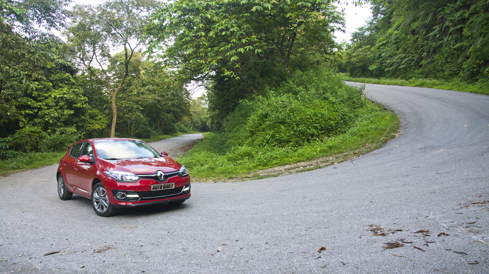 Đánh giá Renault Megane Hatchback 2015: Lựa chọn không tồi Renault Megane Hatchback_36.jpg