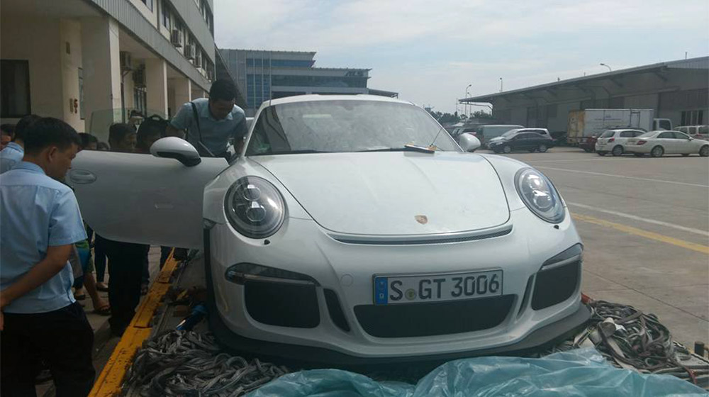 Ảnh chi tiết Porsche 911 GT3 RS tại Việt Nam Porsche 911 GT3 RS (1).jpg