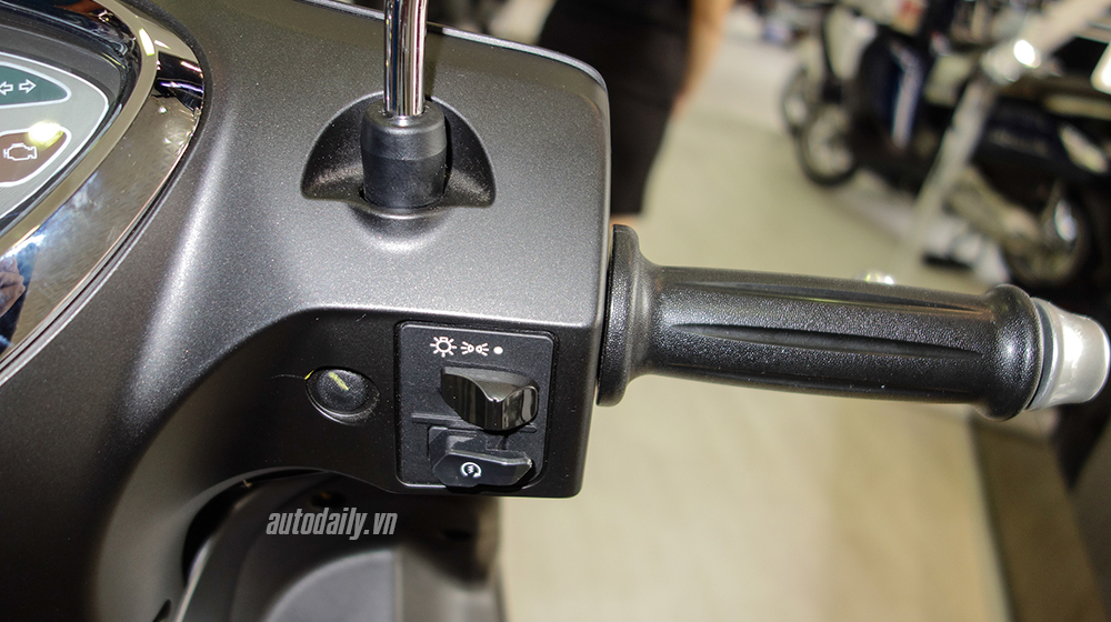 Cận cảnh đối thủ của Honda Lead vừa ra mắt Yamaha_Acruzo (12).jpg