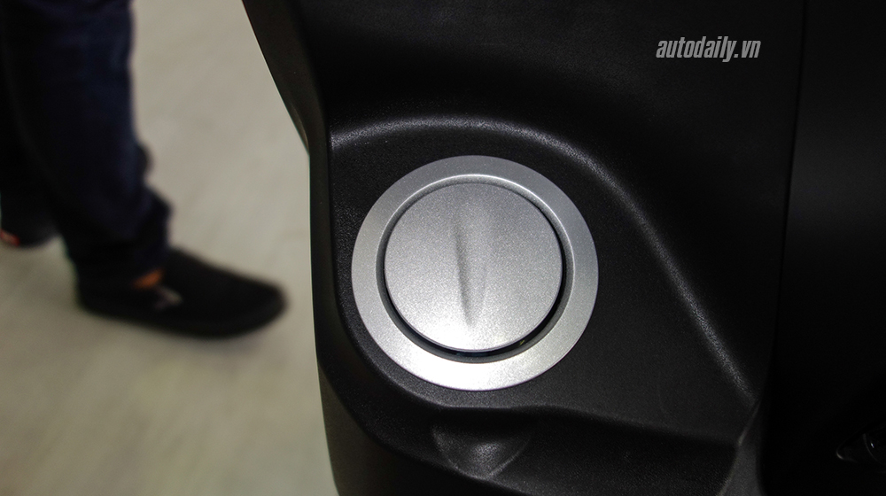 Cận cảnh đối thủ của Honda Lead vừa ra mắt Yamaha_Acruzo (14).jpg