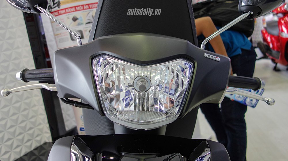 Cận cảnh đối thủ của Honda Lead vừa ra mắt Yamaha_Acruzo (17).jpg