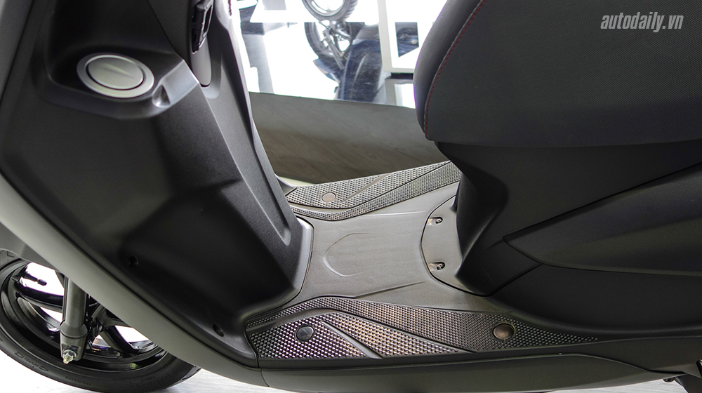 Cận cảnh đối thủ của Honda Lead vừa ra mắt Yamaha_Acruzo (3).jpg