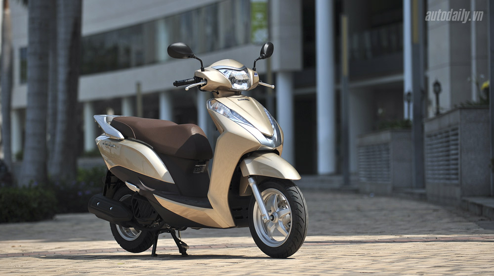 Chọn Yamaha Acruzo hay Honda LEAD? Honda Lead 2015 (11).jpg