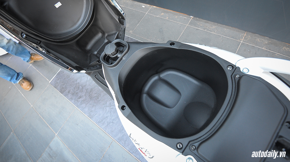 Cận cảnh Piaggio Liberty ABS vừa 