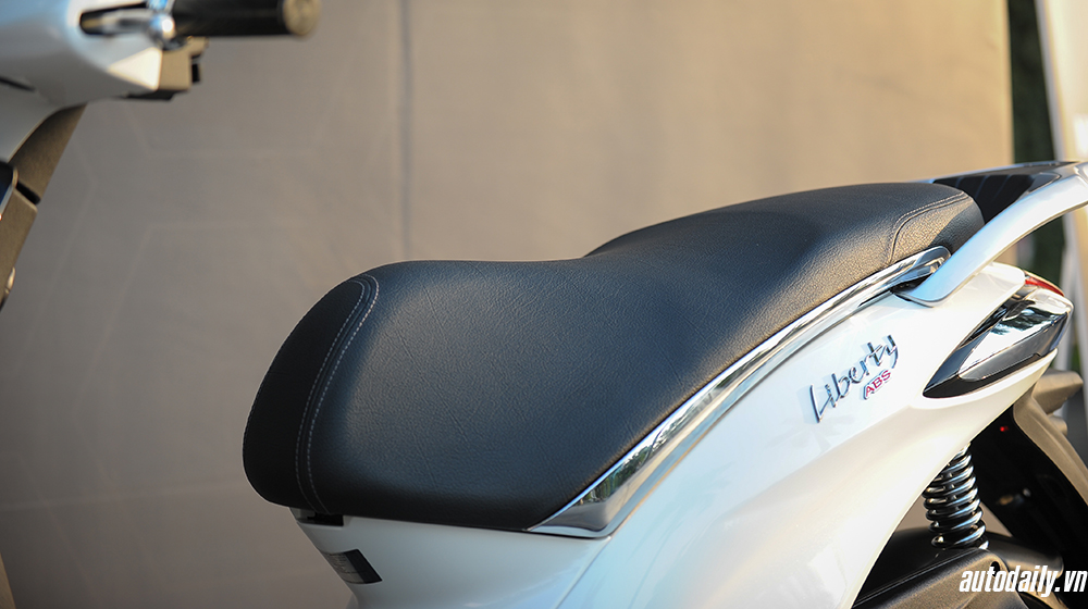 Cận cảnh Piaggio Liberty ABS vừa 