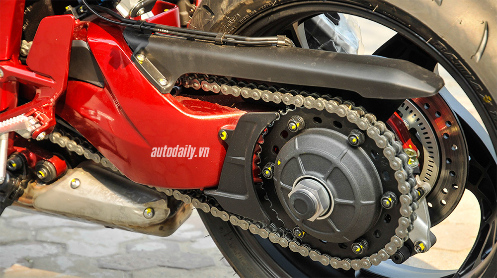 Chi tiết Honda CB1000R ABS 2015 tại Hà Nội Honda CB1000R 2015 (1).jpg