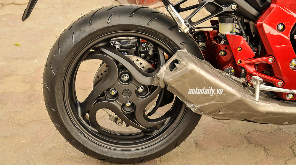 Chi tiết Honda CB1000R ABS 2015 tại Hà Nội Honda CB1000R 2015 (5).jpg